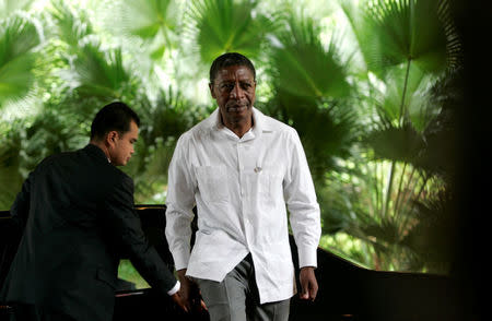 Lesotho's Prime Minister Pakalitha Mosisili arrives for a dialogue session during Langkawi International Dialogue 2007 on the island of Langkawi, Malaysia August 6, 2007. REUTERS/Bazuki Muhammad/File Photo