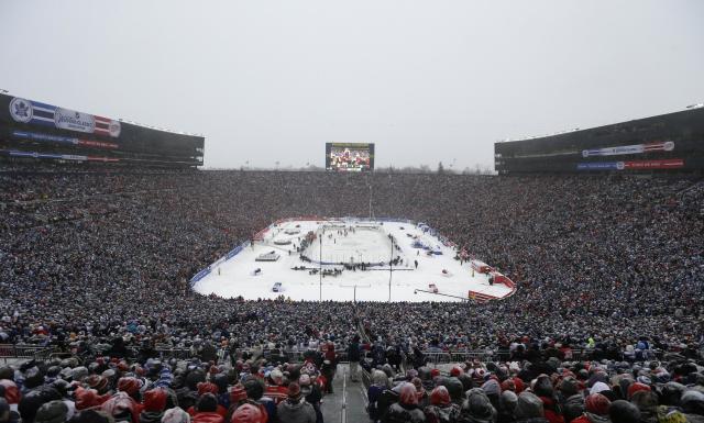 Maple Leafs beat Red Wings in shootout at snowy Winter Classic - The Globe  and Mail