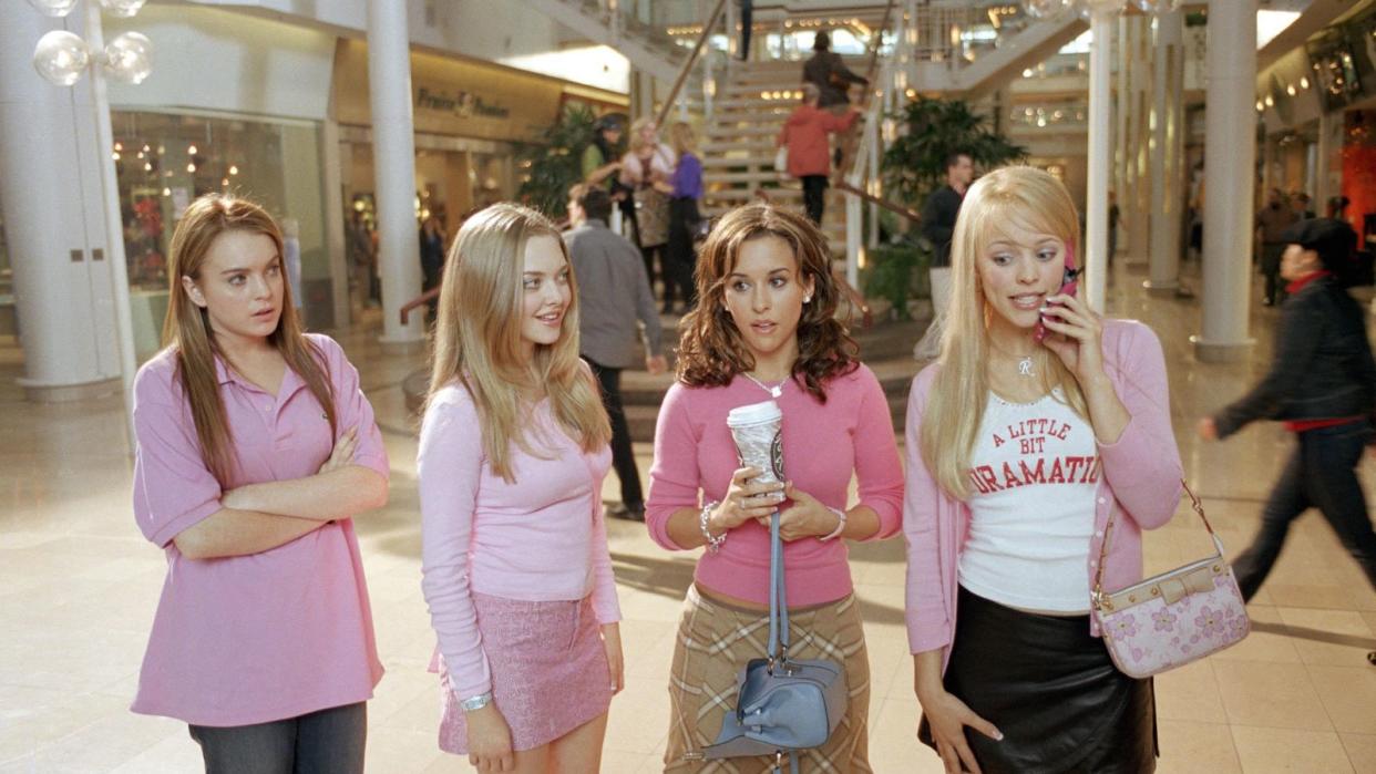  Lindsay Lohan, Amanda Seyfried, Lacey Chabert and Rachel McAdams in Mean Girls. 