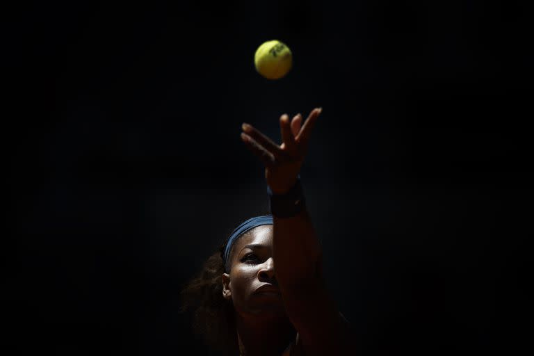 Serena Williams, al servicio; un movimiento que hizo historia en el tour femenino