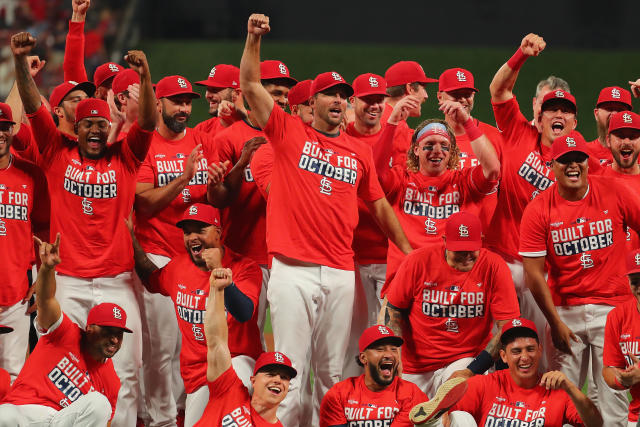 Photos: Cardinals celebrate after clinching NL Wild Card spot