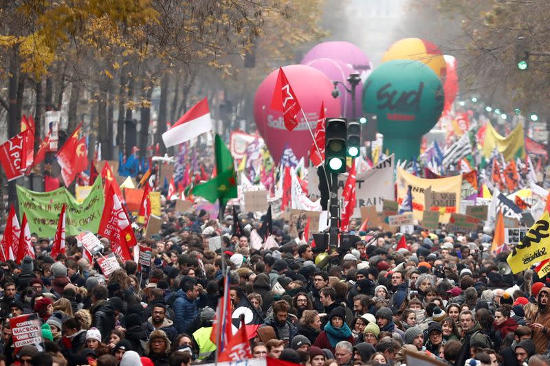 FORTE MOBILISATION EN FRANCE CONTRE LE PROJET DE RÉFORME DES RETRAITES