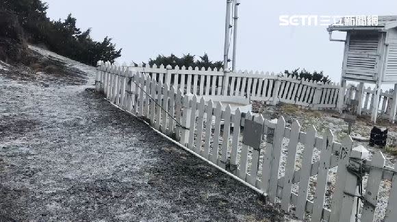 玉山下冰雹。（圖／中央氣象局提供）