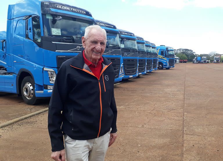 Francisco "Pepi" Wipplinger, con 82 años, sigue vigente al frente de su empresa FJW, líder regional en transporte internacional de sustancias peligrosas.