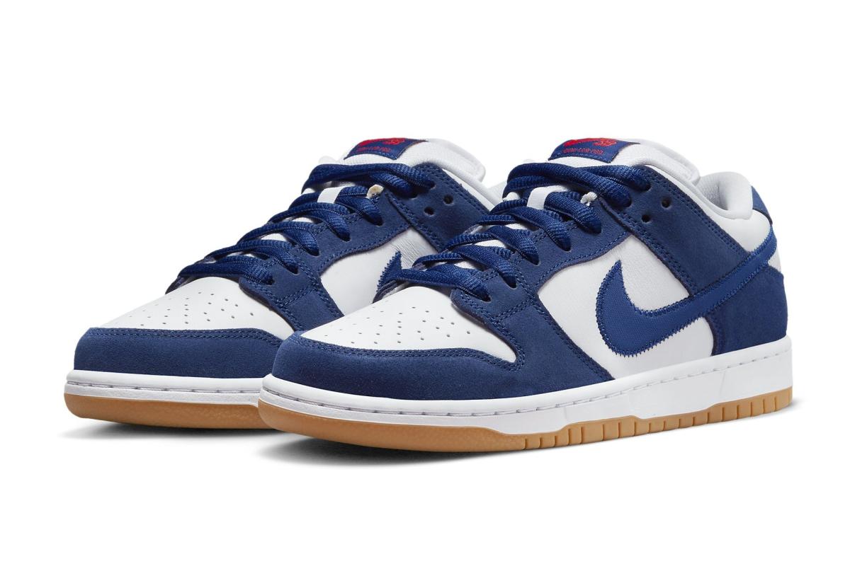 Thursdays pair, a fresh W with the Nike SB Dunk Low 'Dodgers'. : r