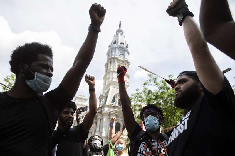 佛洛伊德案：全美反種族主義示威，費城民眾示威（AP）