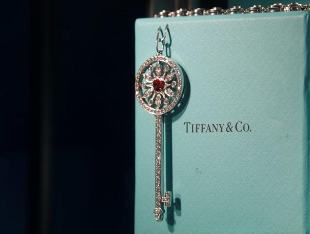 LVMH Pulls Out of Tiffany Takeover - WSJ