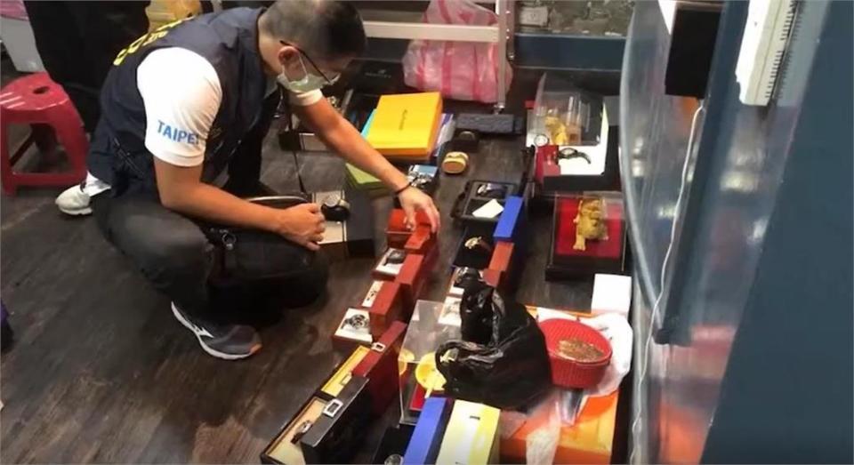 連千毅NFT涉詐被逮「精品攏是假」證物曝光！網灌粉專：又包軌了？