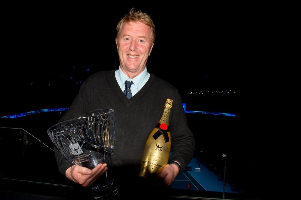 Mike Dickson with the Ron Bookman Media Excellence Award (LightRocket via Getty Images)