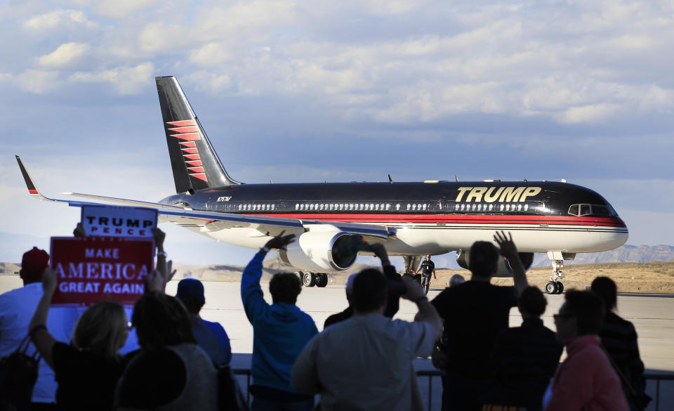 Die „Trump Force One“ ist eine Boeing 757-200, die Trump im Jahr 2011 für 100 Millionen Dollar erwarb. (Bild: Getty Images)