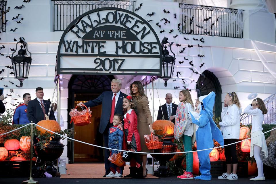 Melania and Donald Trump spook kids at the White House