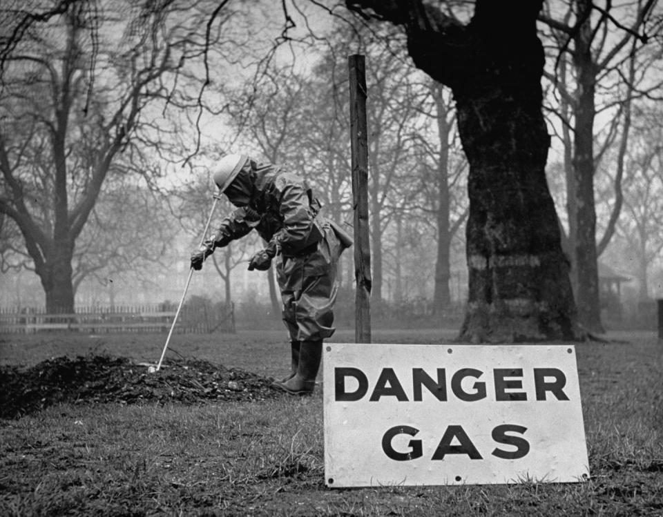 <p>As the amount of improvised explosive devices in the United States continues to increase, the <a href="https://www.popularmechanics.com/technology/security/a25468/fbi-bomb-testing-range/" rel="nofollow noopener" target="_blank" data-ylk="slk:FBI created the Hazardous Devices School;elm:context_link;itc:0;sec:content-canvas" class="link ">FBI created the Hazardous Devices School</a> in a remote area in Alabama to train bomb squad officers across the country. Nearby in Huntsville, Alabama, is a neighboring facility — the Terrorist Explosive Device Analytical Center. </p>