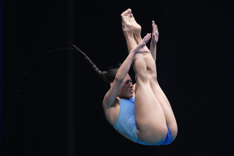 La clavadista mexicana Gabriela Agúndez participa en las semifinales de la plataforma de 10 metros en el Campeonato Mundial de Natación en Fukuoka, Japón, el martes 18 de julio del 2023. (AP Foto/Lee Jin-man)