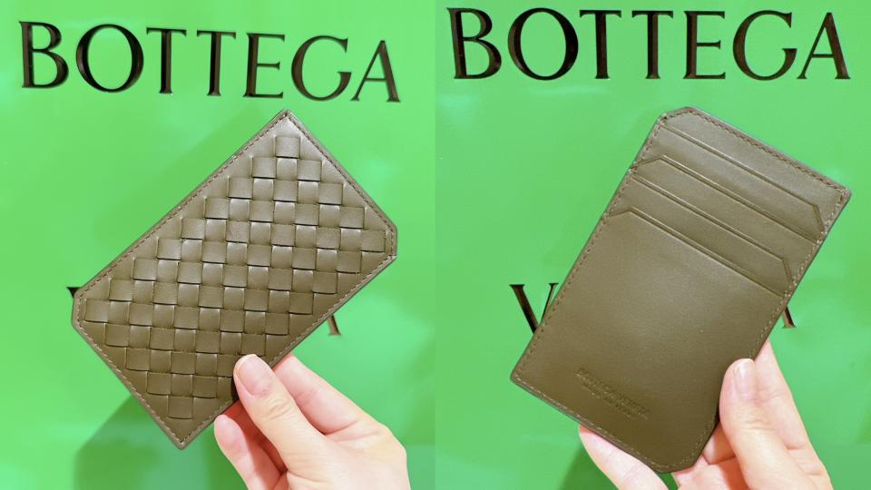 七夕情人節禮物推薦：BOTTEGA VENETA Intrecciato Piccolo 直立式卡夾，NT$ 12,200！圖片來源：編輯拍攝