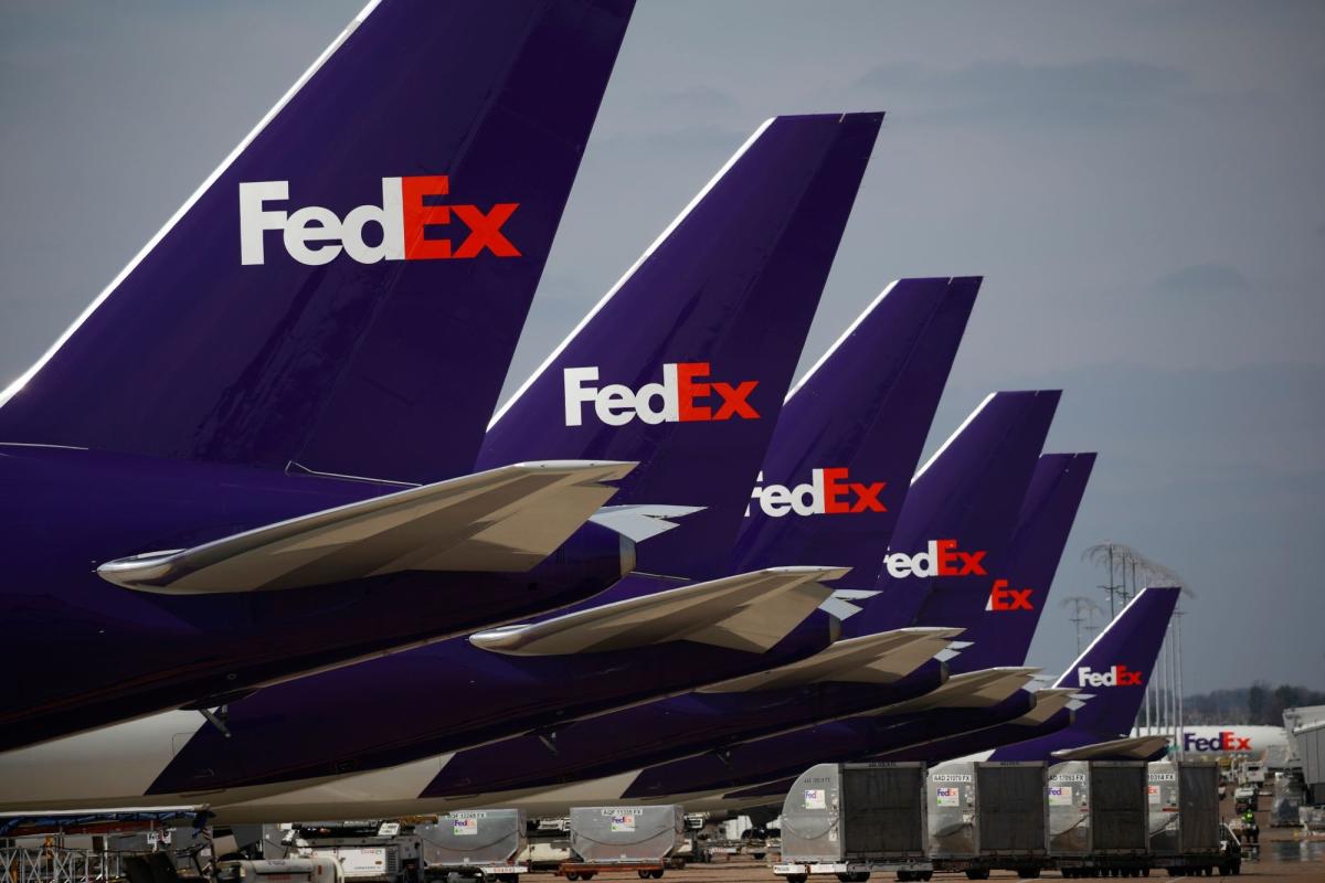 FedEx a connu la plus forte baisse en plus de 40 ans après avoir tiré ses prévisions