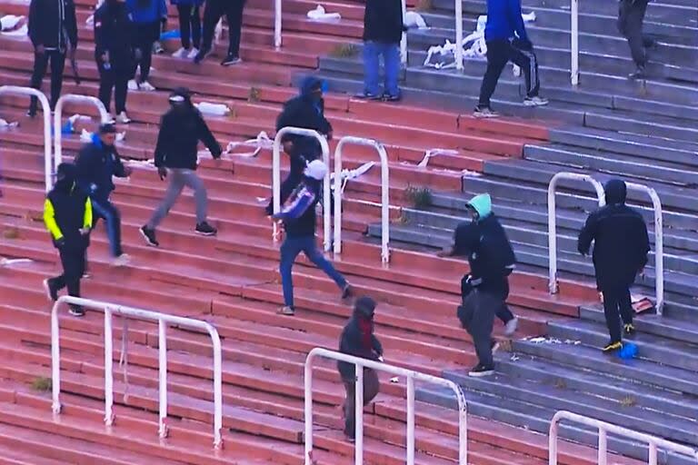 Incidentes en la tribuna en el partido entre Godoy Cruz y San Lorenzo