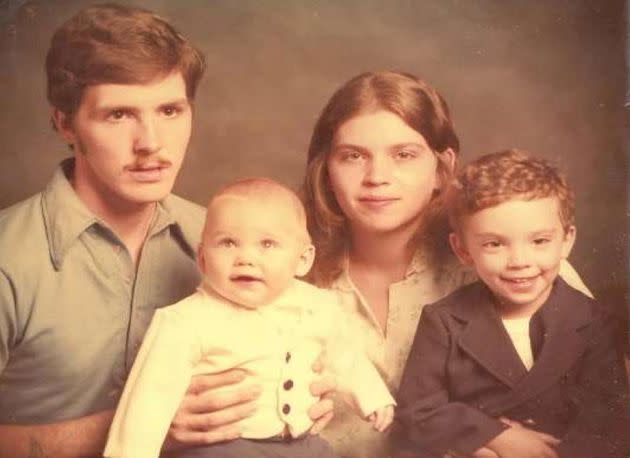 Michael Tisius (front left) in 1981 with his parents and older brother. 