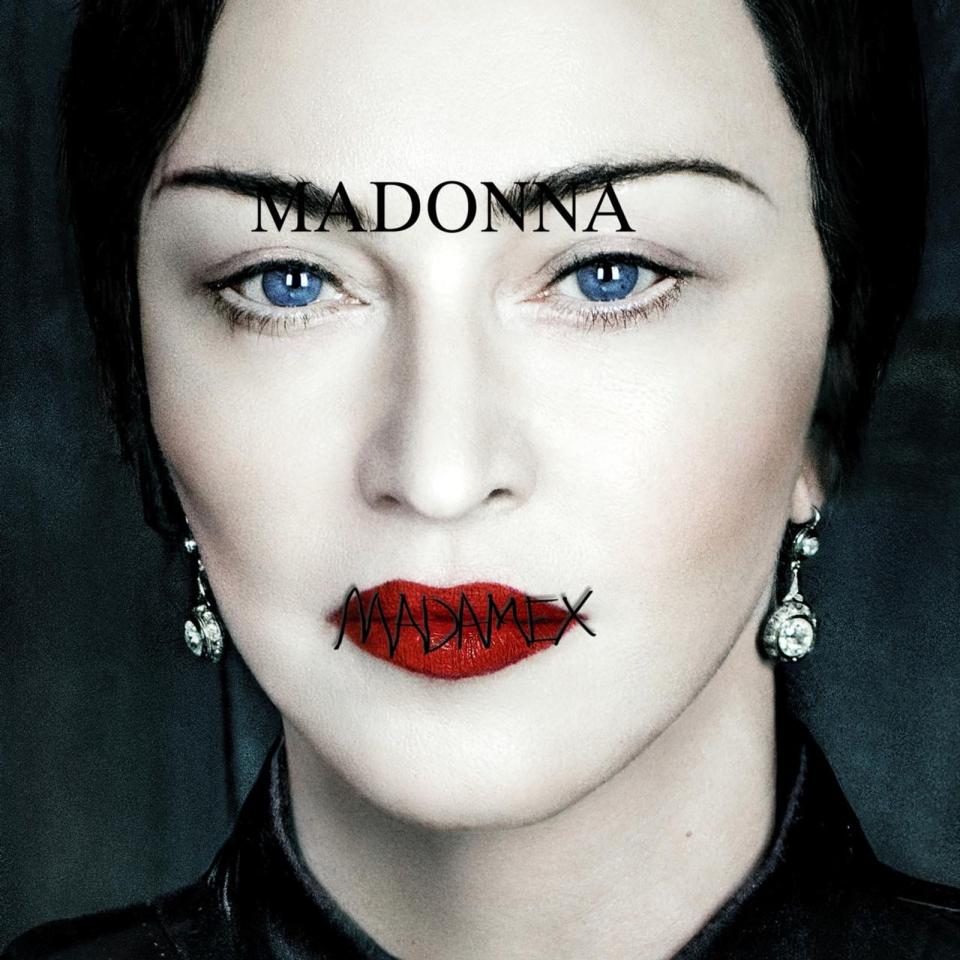 "Madame X" (2019), das bis dato letzte reguläre Studioalbum von Madonna. Der Titel "Madame X" zieht sich über die Lippen, fast so, als hätte man ihr den Mund zugenäht. Aber da können sie zunähen, wie sie wollen, eine Madonna sagt trotzdem, was sie denkt! Die fiktive Figur Madame X beschrieb die Sängerin als Geheimagentin und Freiheitskämpferin, die "Licht ins Dunkel" bringt. Aber, ganz unabhängig vom Inhalt: Auch hier gelang Madonna wieder ein Cover mit großem Wiedererkennungswert. (Bild: Universal Music)