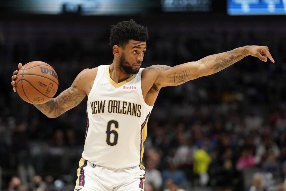 New Orleans Pelicans guard Nickeil Alexander-Walker (6) motions to teammates in the first half of an NBA basketball game against the Dallas Mavericks in Dallas, Monday, Nov. 8, 2021. (AP Photo/Tony Gutierrez)