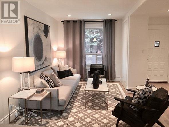 The living room at Meghan Markle’s Toronto home [Photo: Realtor.ca]