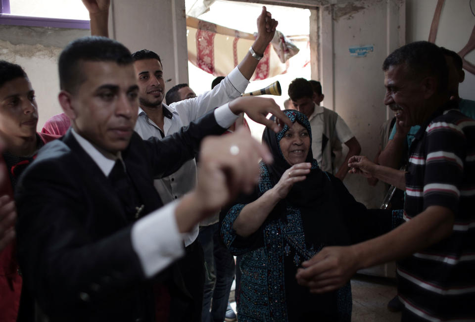 Weddings cut through gloomy mood in Gaza Strip