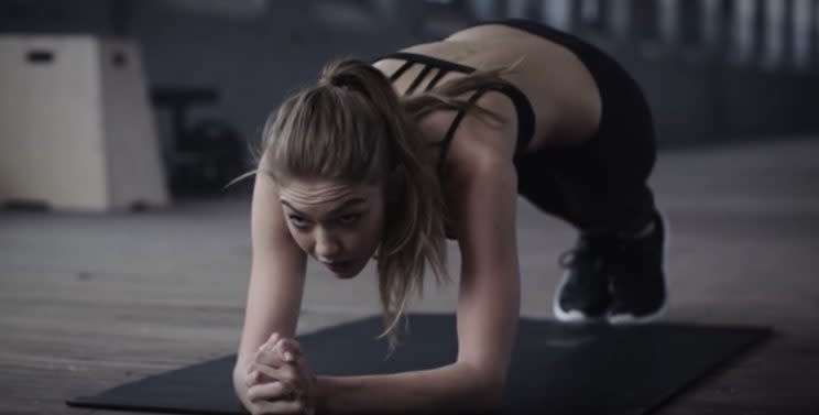 gigi hadid plank exercise