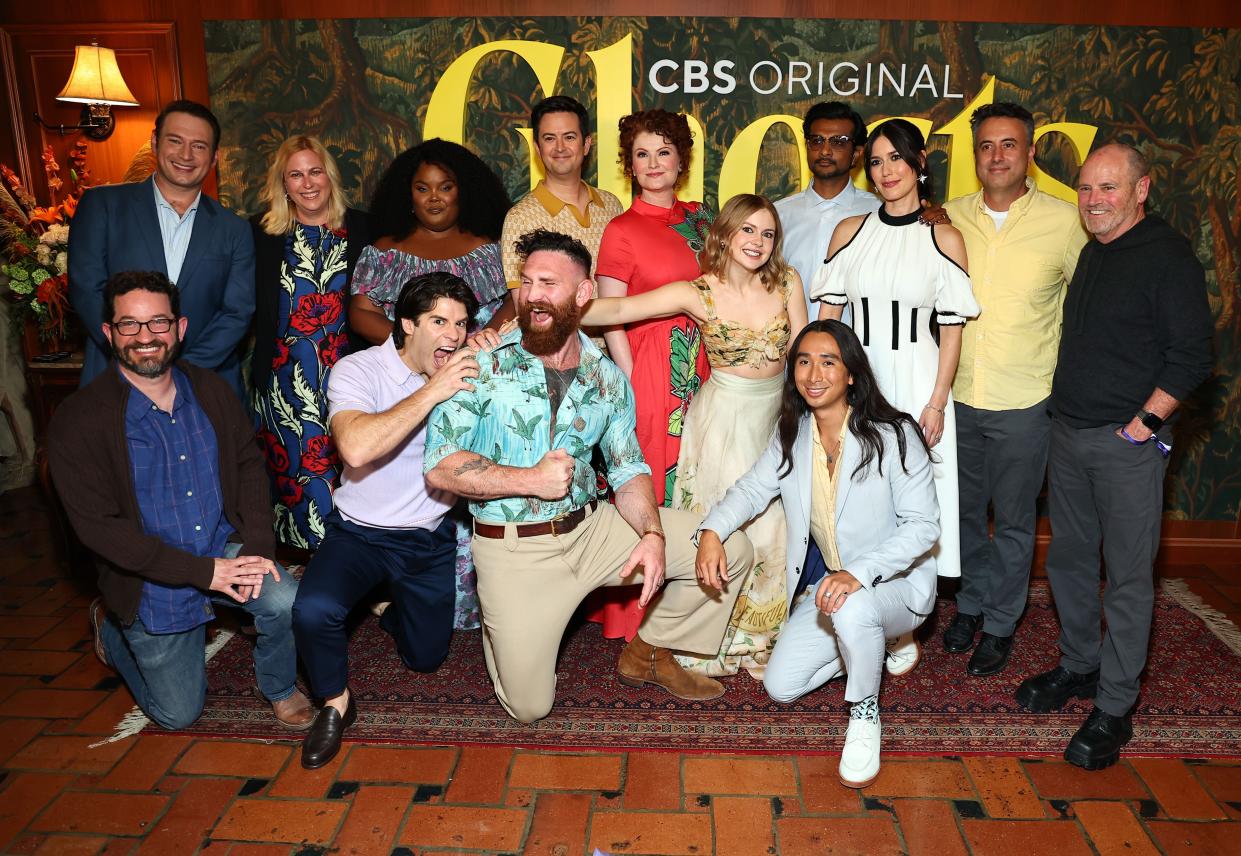 LOS ANGELES, CALIFORNIA - APRIL 30: (L-R) Joe Wiseman, Brandon Scott Jones, Amy Reisenbach, President, CBS Entertainment, Danielle Pinnock, Asher Grodman, Devan Long, Richie Moriarty, Rebecca Wisocky, Rose McIver, Román Zaragoza, Utkarsh Ambudkar, Sheila Carrasco, Joe Port and David Stapf, President, CBS Studios, attend the 