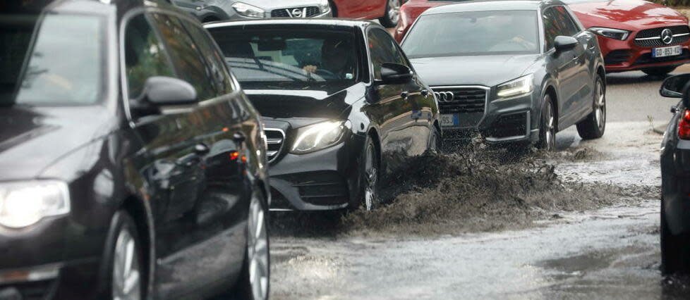 Les épisodes de grêle et les tempêtes ont coûté à eux seuls, entre mai et juillet, 6,4 milliards d'euros.  - Credit:Frank Muller / MAXPPP / PHOTOPQR/NICE MATIN/MAXPPP