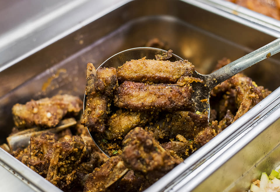 兩餸飯推介︱觀塘小店「夾餸」日賣逾300份！兩餸飯店食到紅酒煮牛肉
