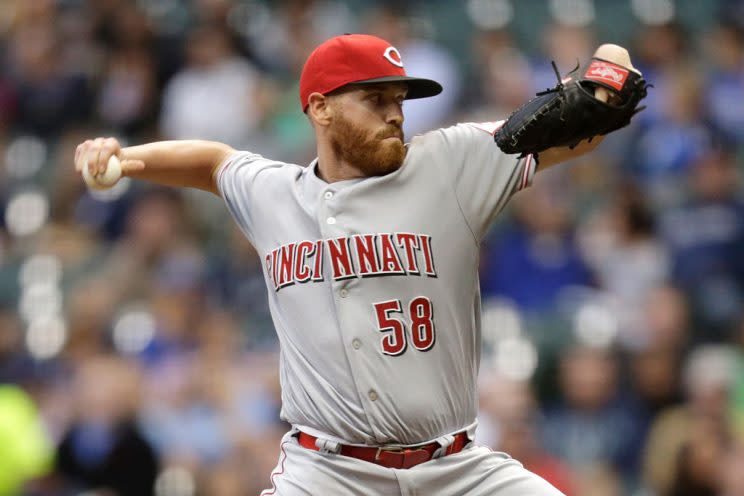 MILWAUKEE, WI - SEPTEMBER 24: Dan Straily #58 of the Cincinnati Reds pitches during the first inning against the Milwaukee Brewers at Miller Park on September 24, 2016 in Milwaukee, Wisconsin. (Photo by Mike McGinnis/Getty Images)