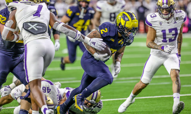 Michigan football RB Blake Corum officially announces for NFL draft in  emotional video - Yahoo Sports