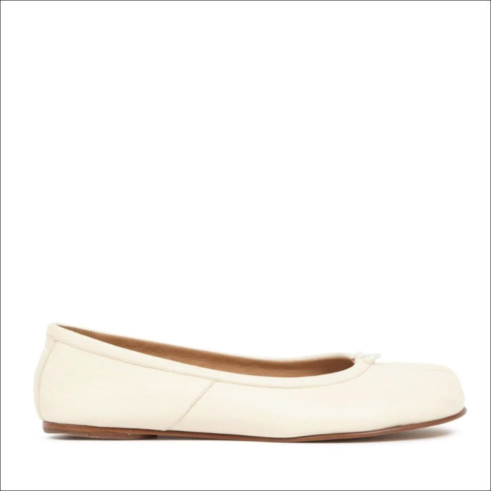 Margiela Tabi Flats in Cream 