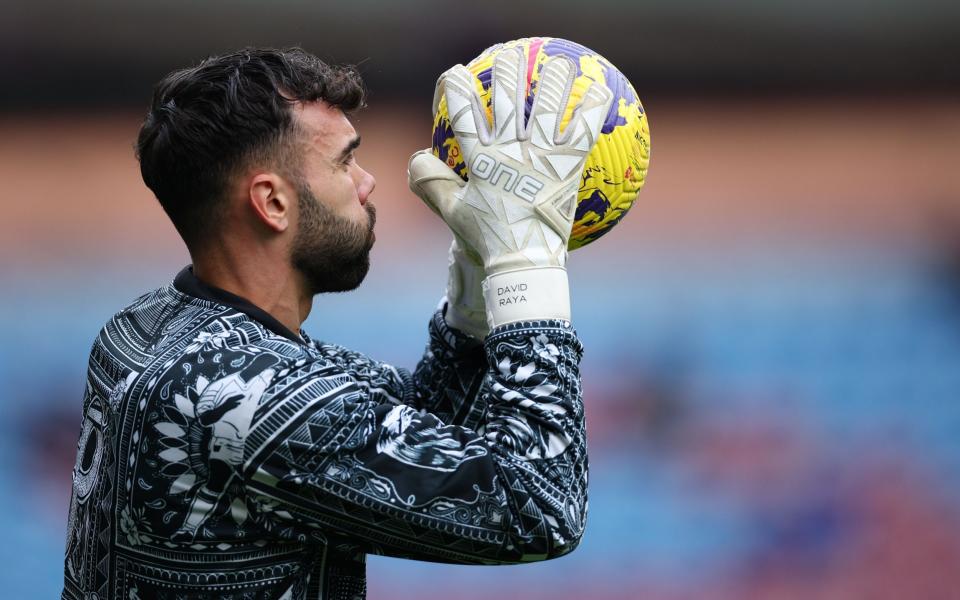 David Raya warming up before Arsenal's Premier League win at Burnley