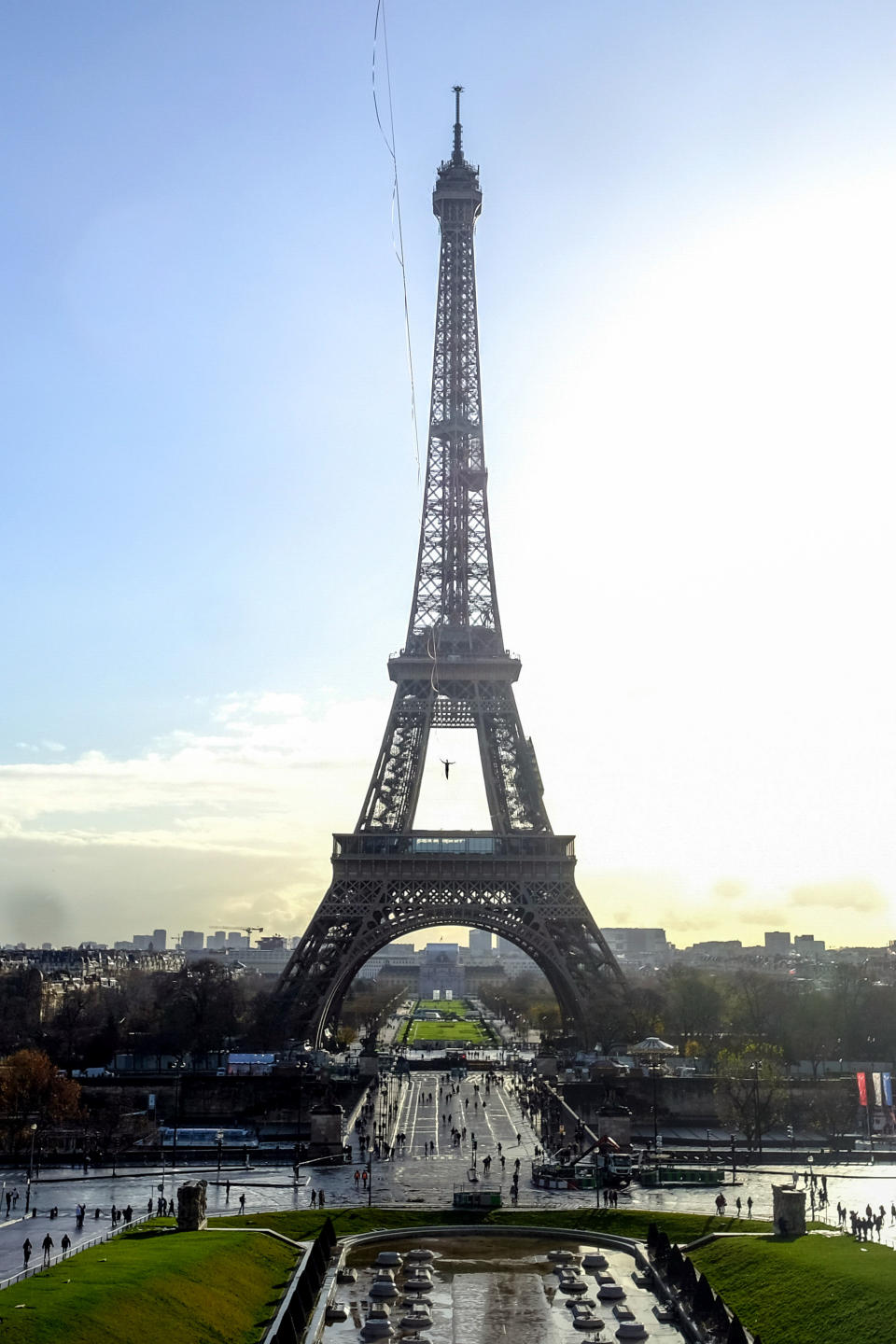 Nathan Paulin walks a high wire from the Eiffel Tower to the Trocadero in Paris. (Photo: Aidan Williams/Caters News)