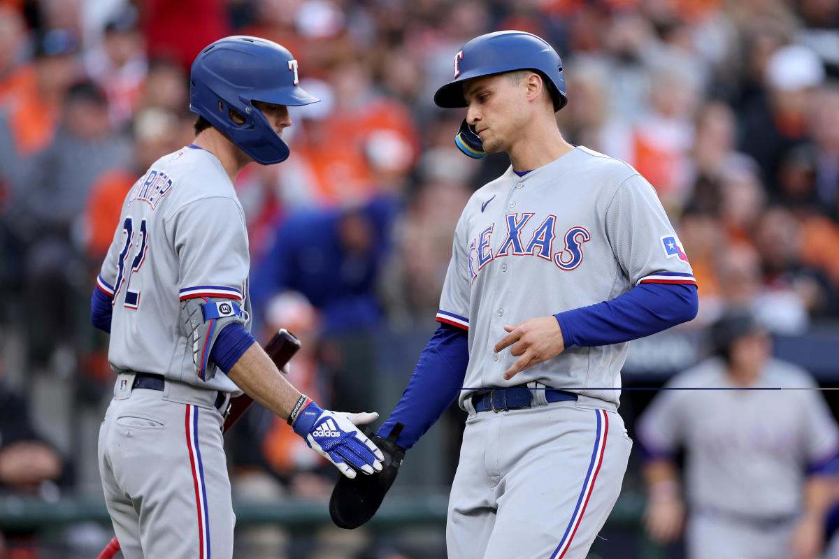 Texas Rangers go powder blue