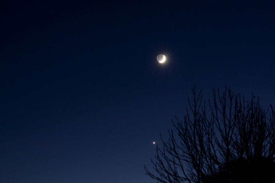 How to photograph the Moon