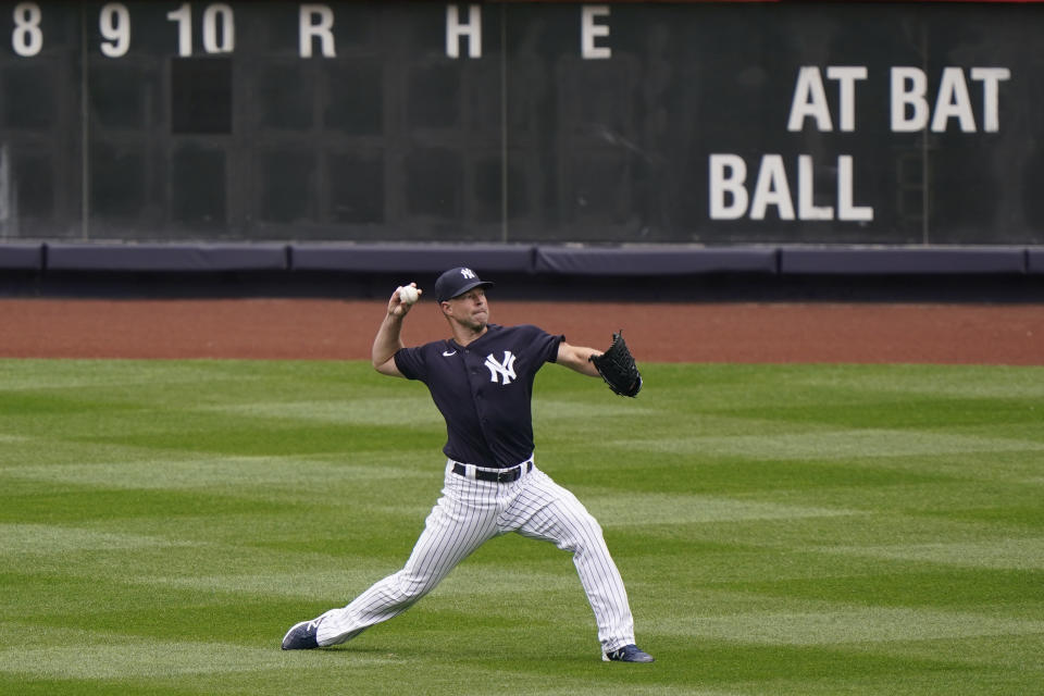 El pitcher de los Yanquis de Nueva York Corey Kluber durante un entrenamiento en el Yankee Stadium, el miércoles 31 de marzo de 2021. (AP Foto/Kathy Willens)