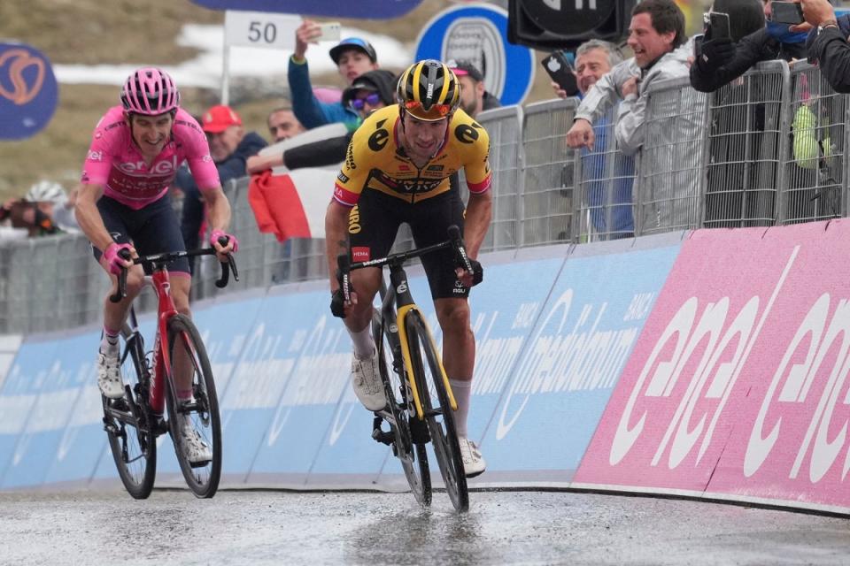 Geraint Thomas (left) narrowly missed out to Primoz Roglic at last year’s Giro d’Italia (AP)