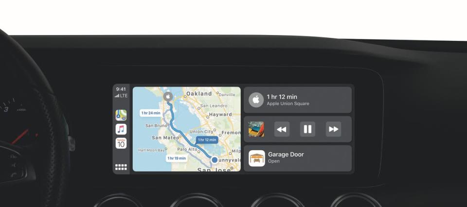 Apple CarPlay can finally multitask