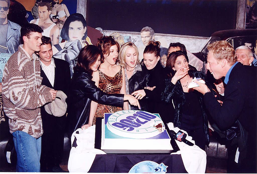 The cast of "Beverly Hills, 90210" celebrates the show's 200th episode in September 1997. (Photo: Jeff Kravitz/FilmMagic)