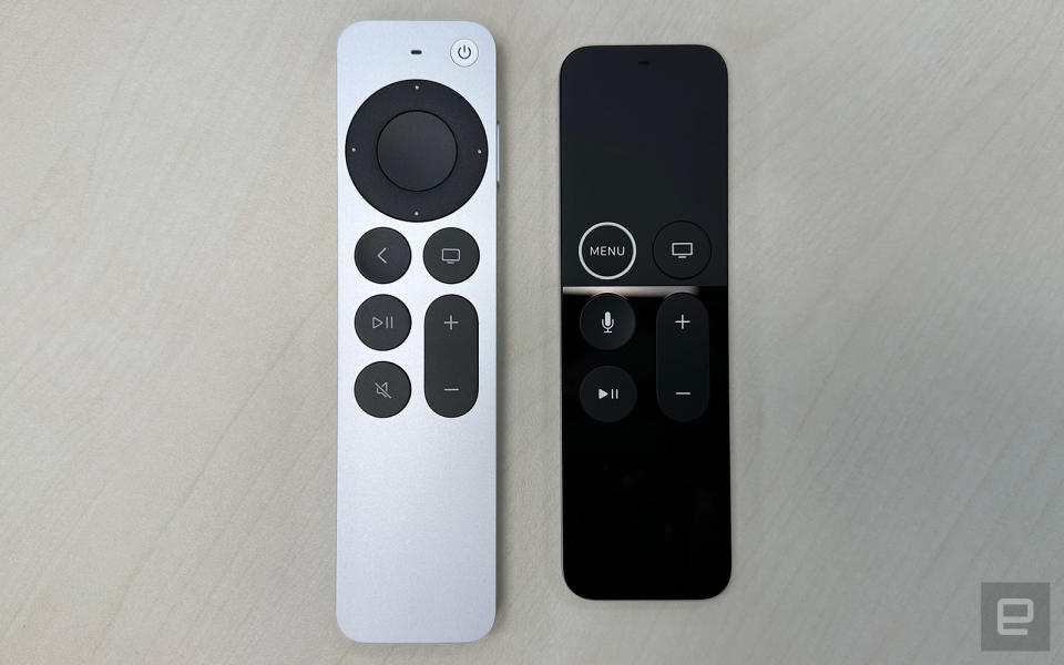 USB-C Siri 遙控器（左）和 Apple TV 遙控器（右）