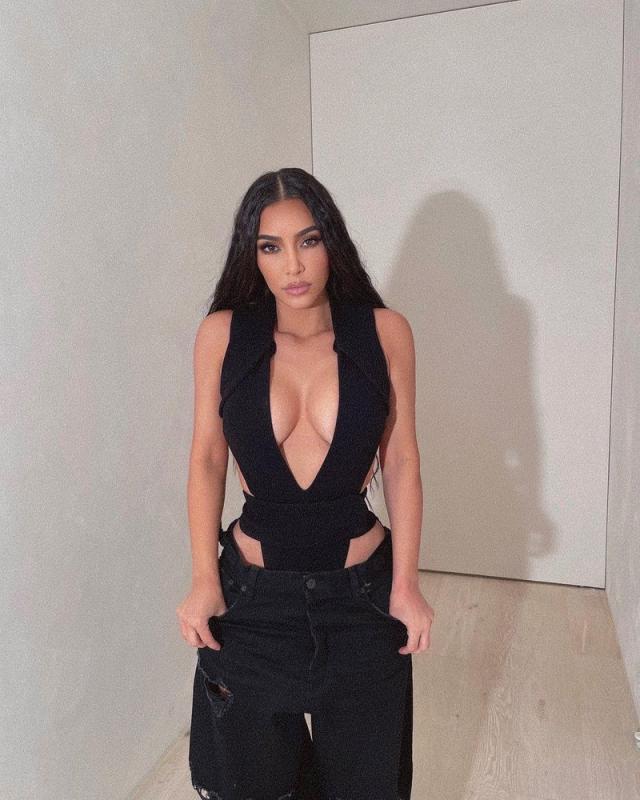 According To Kim Kardashian, Low-Rise Pants Will Never Die