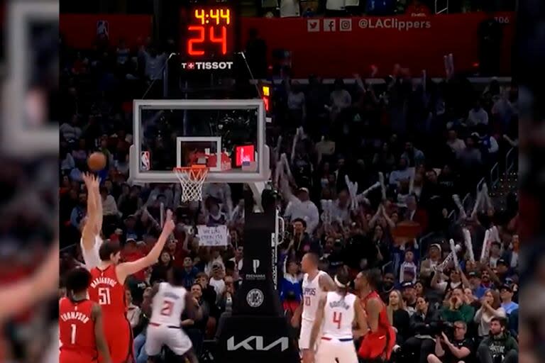 Boban Marjanovic falló dos libres en el último cuarto del duelo entre los Houston Rockets y Los Angeles Clippers