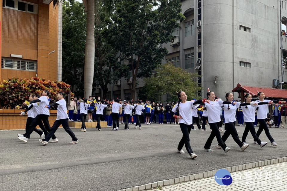 桃園高中舞班將於桃捷車站進行場次快閃演出。