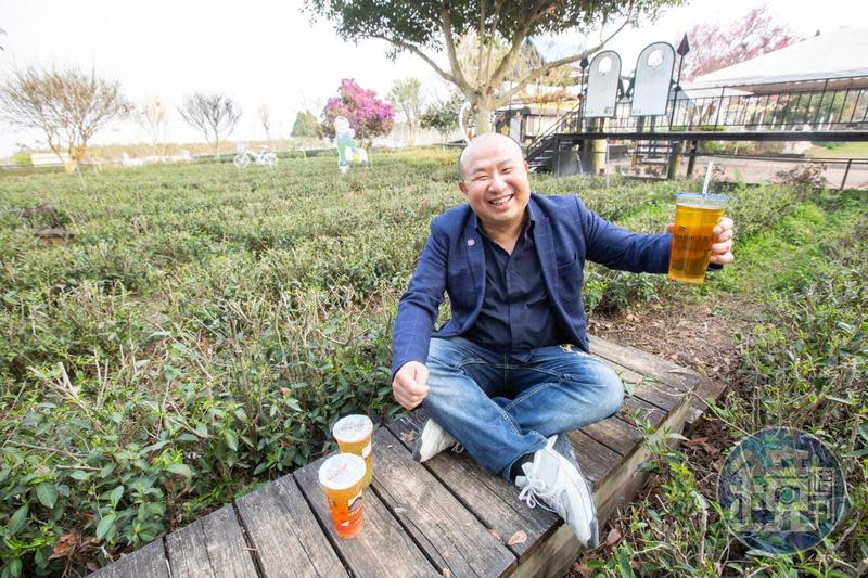 創辦人楊國珍說TEA TOP第一味是一家擁有茶園、故事館、百年茶行，深具古老靈魂、不斷推陳出新的手搖飲。