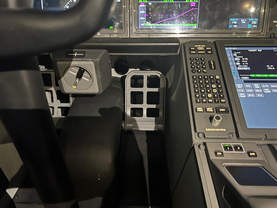 Singapore Airlines Boeing 787 flight simulator.