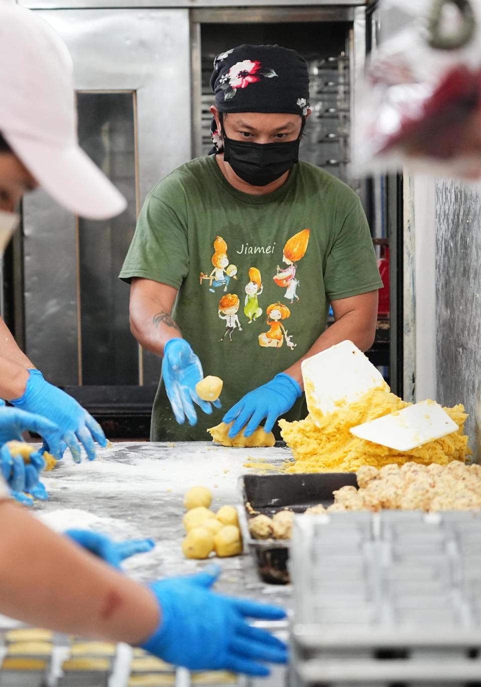 伍仁酥內餡作法獨特，廖嘉育因此幫產品申請專利。