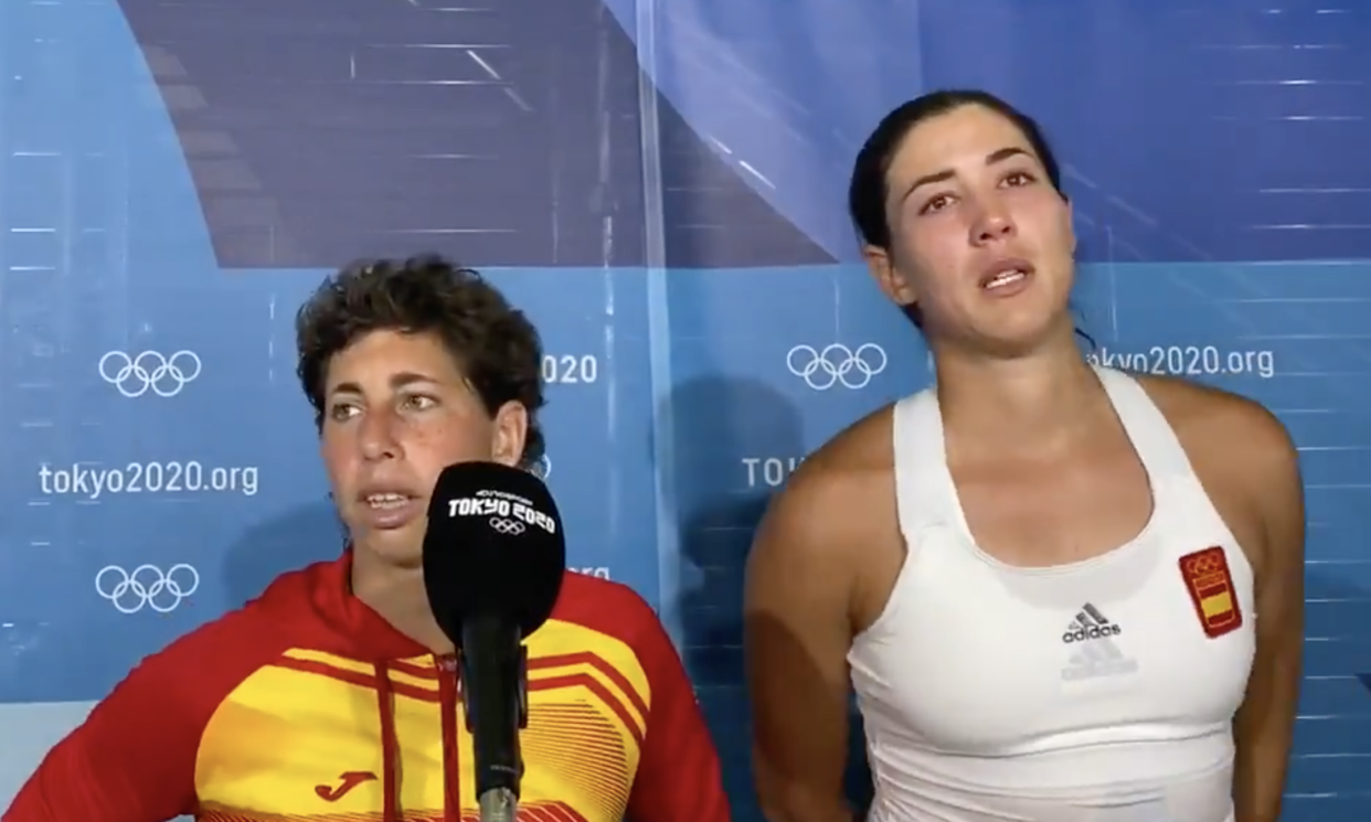 Carla Suárez y Garbiñe Muguruza tras su último partido como pareja.