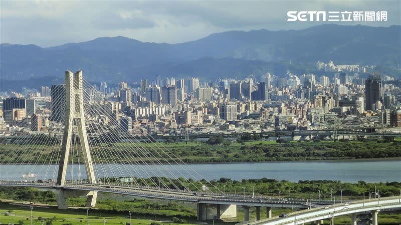 陳傑鳴表示，台灣非高房價區只剩五縣市，但其資源，多數人恐怕也不會認為適合移居。（圖／記者陳韋帆攝影）