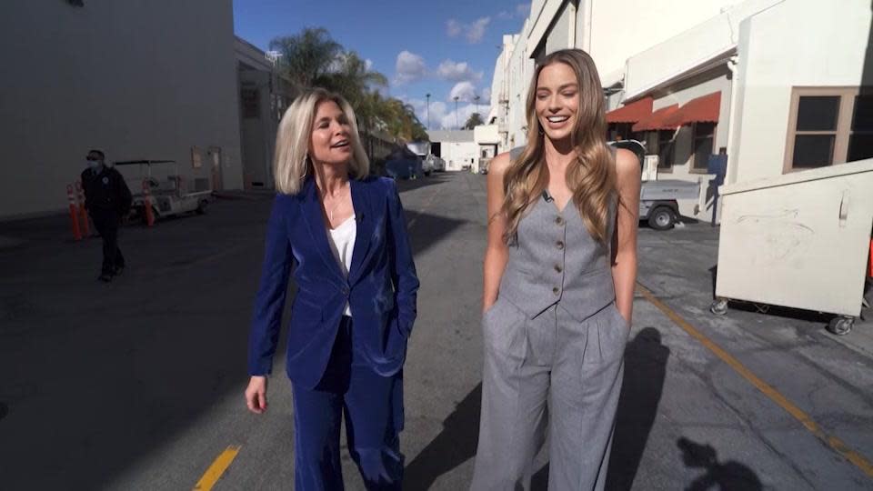 Actress Margot Robbie, right, with correspondent Tracy Smith, on the Paramount studio lot.  / Credit: CBS News